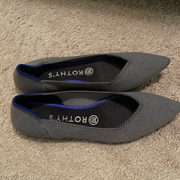 Rothys gray Point  flats shoes 6 6.5 w8.5 $155  slippers - Picture 4 of 9